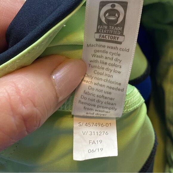 Athleta Velocity Blue Green White Color Block Capri Leggings Size Small - Picture 5 of 11